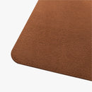 Alterzone Pad Desktop Sustainable Vegan Leather Surface, Cognac Brown - DELENordic.com Alterzone Pad hiirimatto vegaanisesta nahasta, konjakinruskea